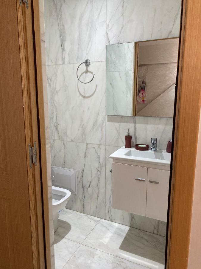 Magnifique Appart F3, Renove, Tres Bien Desservie Casablanca Exterior foto
